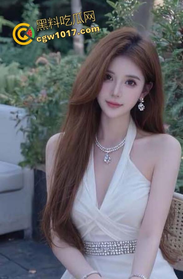 性欲超强嫂子强势上位,吊带丝袜情趣内衣性感诱惑,落地窗前漏出做爱,爽到淫水直流!-1