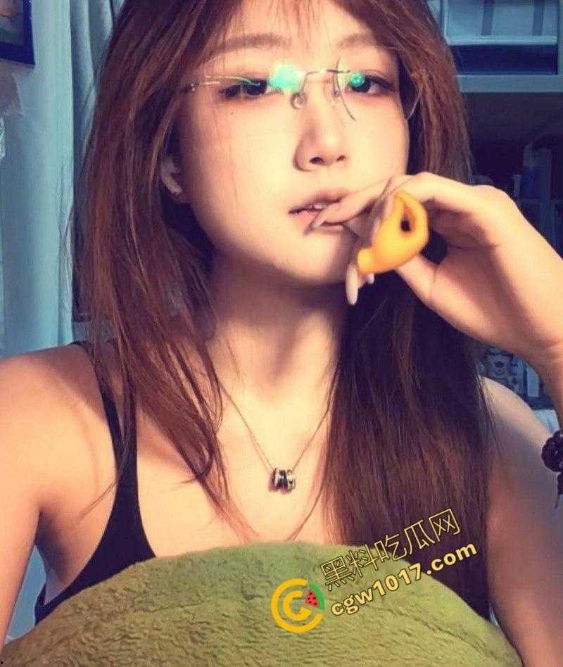 上海电力大学【贾赵依】醉酒失身:狂野激情视频曝光,同学狂操嫩穴,淫荡姿态尽显,令人血脉贲张-7