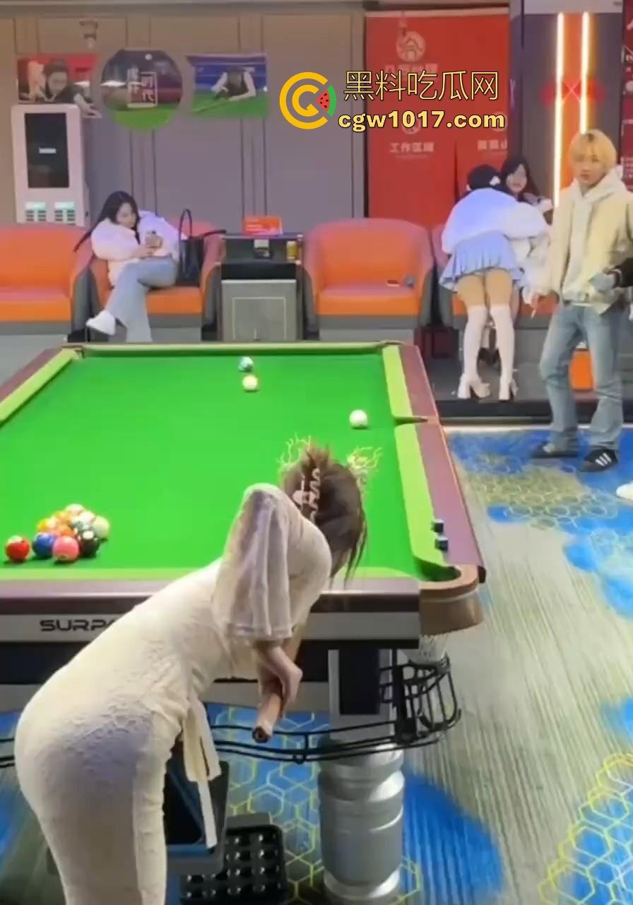 21世纪最伟大的职业台球助教!挽救了很多无知少女,也启蒙了很多少男,让我们好好重温一下那些经典名媛战役吧!-4