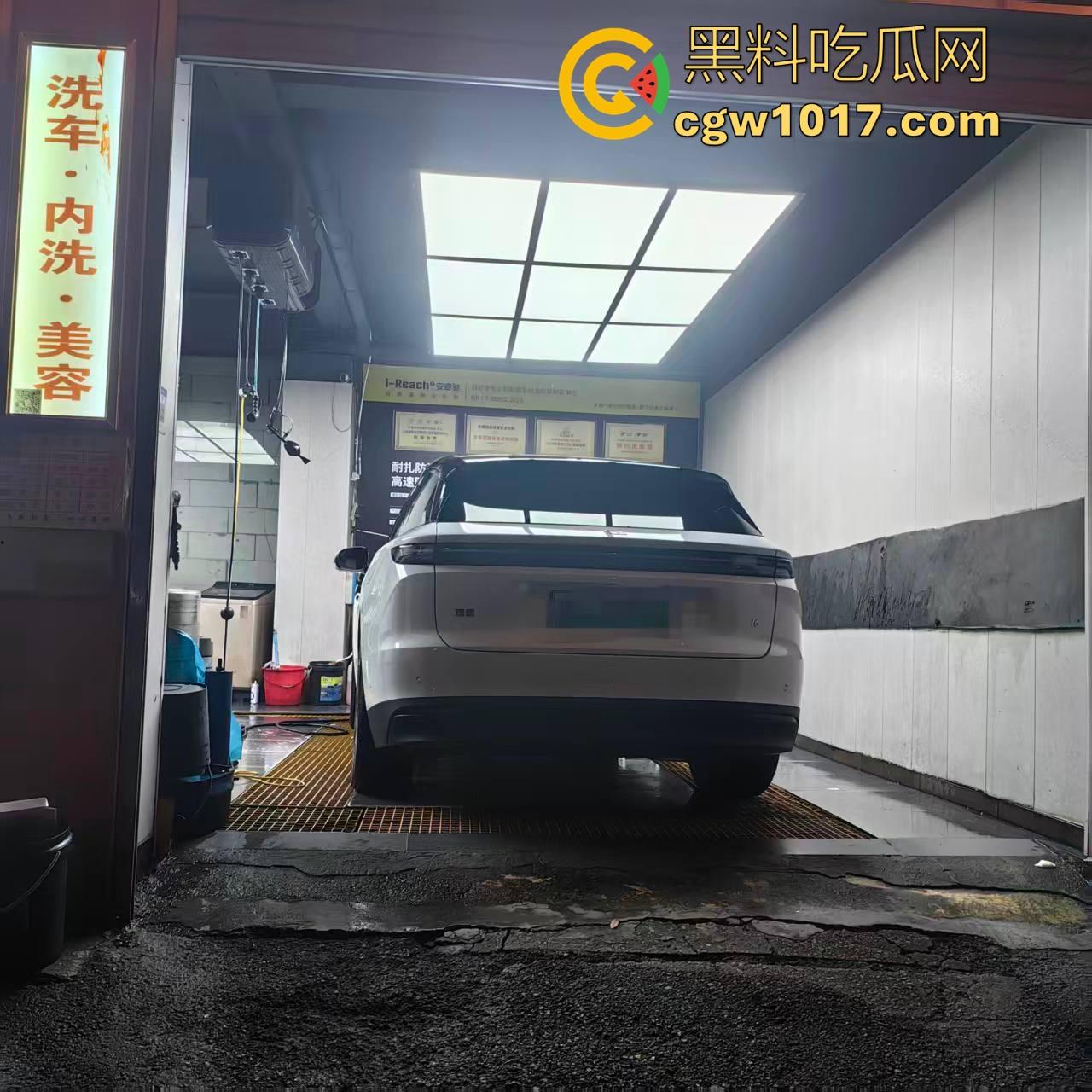 理想i6洗车洗出了故障!车主刚提的新车,满电开进洗车店洗完车开不出来了,官方处理先解决文章再解决车,还敢买理想吗?-11