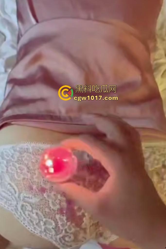 姐姐和弟弟玩大冒险被灌醉,直接上皮鞭跳蛋调教姐姐,口交技术老练差点秒射,估计口过很多老男人了吧?-4