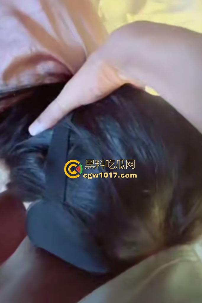 姐姐和弟弟玩大冒险被灌醉,直接上皮鞭跳蛋调教姐姐,口交技术老练差点秒射,估计口过很多老男人了吧?-5