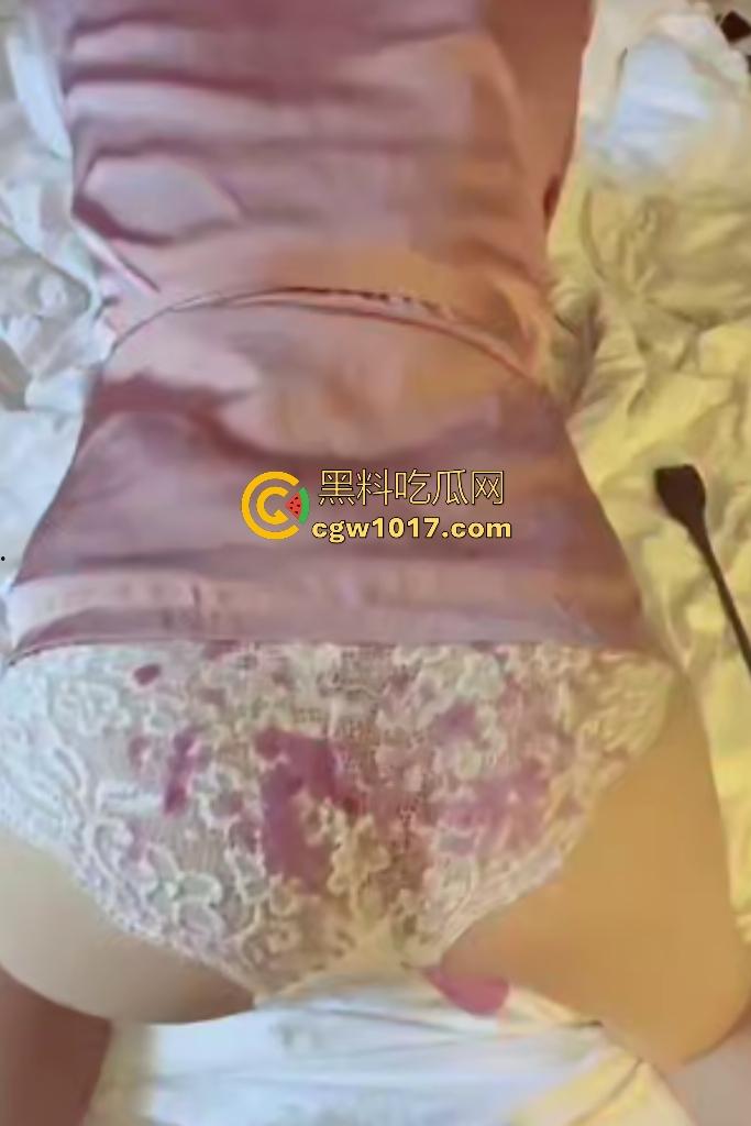 姐姐和弟弟玩大冒险被灌醉,直接上皮鞭跳蛋调教姐姐,口交技术老练差点秒射,估计口过很多老男人了吧?-6