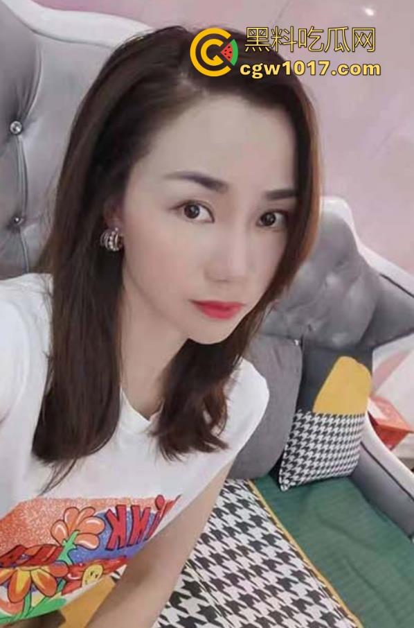 深夜潜入妈咪闺房,掀被无情猛扑直捅子宫!后入打桩狂抽每下顶穿,她浪叫搔首扭臀沉醉喷潮!-1