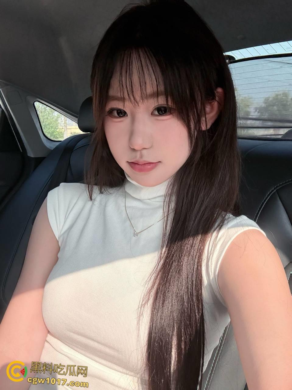 与亲姐姐户外野炊，小母狗帐篷里跪地口交，无套内射穿着开档瑜伽裤的白虎嫩穴，还用扩阴器亲眼看见精液流向子宫 ！-1