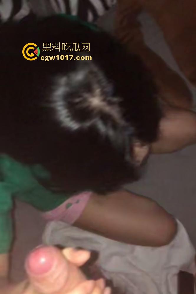 出租屋调教反差女友,淫荡骚货任人摆布口交顶到喉管,手举高高不许放下,录像还害羞,这么骚了记录生活怎么了?-5