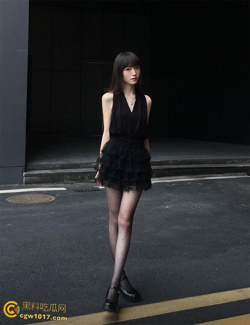 高颜气质御姐【刘若霓】,杭州做外围卖淫视频曝光,极品美腿开档黑丝,趴在窗户后入打桩,骚浪淫叫太诱人了 !-2