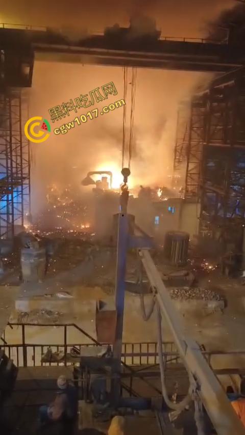 震撼!菲律宾钢厂惨剧:钢水如魔鬼喷发,烈焰吞噬生命,烧伤死亡者无数,惨象人间地狱!-4