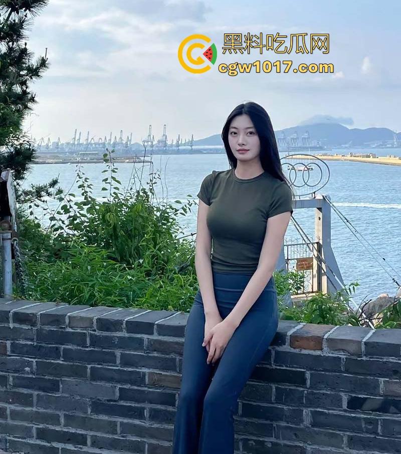 湘潭大学极品高挑美女【林奕怡】约炮视频曝光,完全露脸口交骑乘,超绝身材颜值,无套抽插白虎骚穴淫荡无比!-2