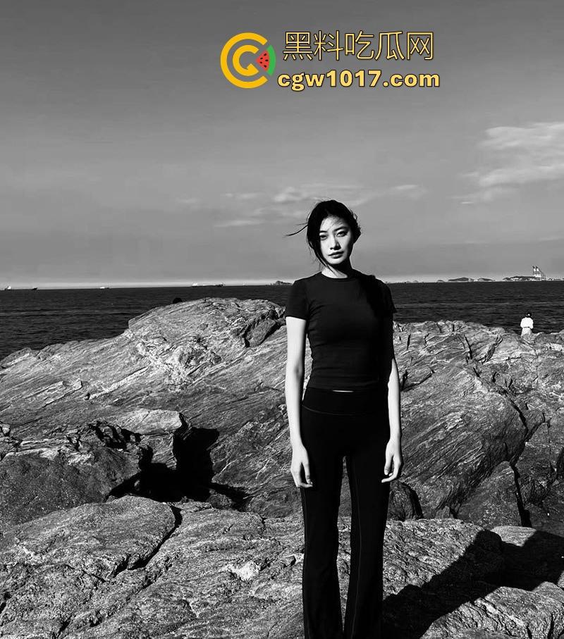 湘潭大学极品高挑美女【林奕怡】约炮视频曝光,完全露脸口交骑乘,超绝身材颜值,无套抽插白虎骚穴淫荡无比!-4