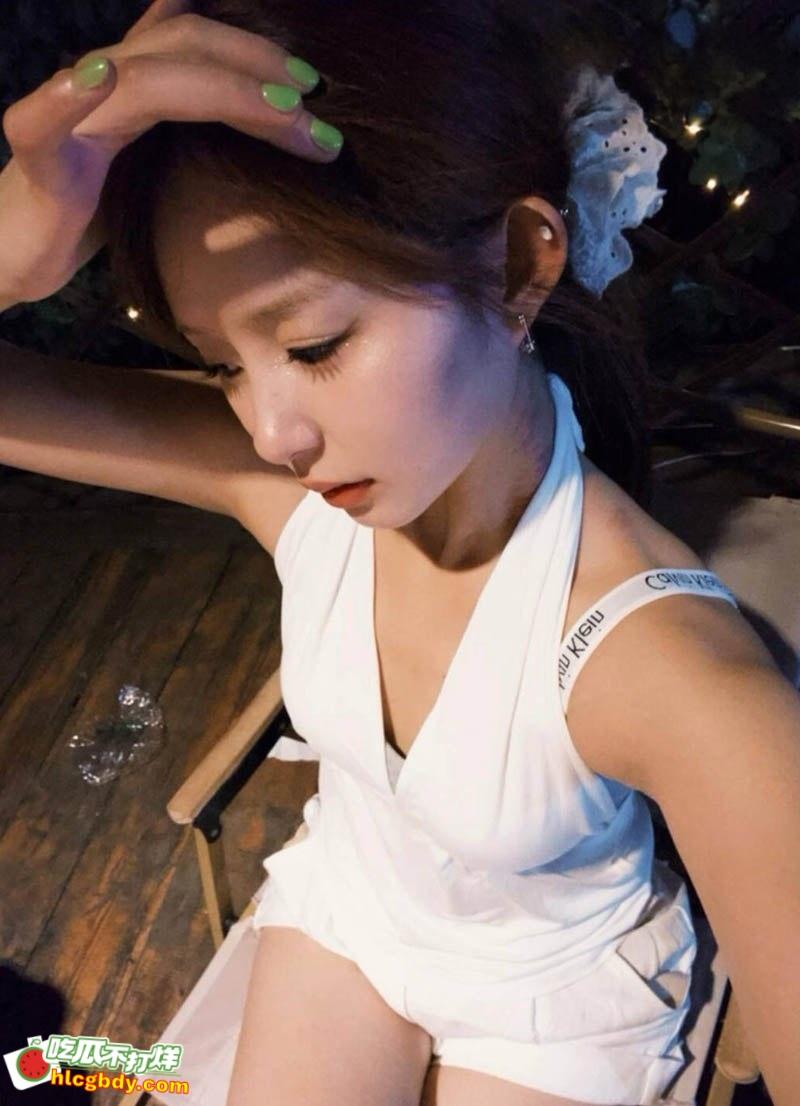 北京高颜值嫩妹【张敬怡】,刚分手就迫不及待约炮,露脸深喉后入呻吟不断,小粉穴被无套内射精液直流 !-1