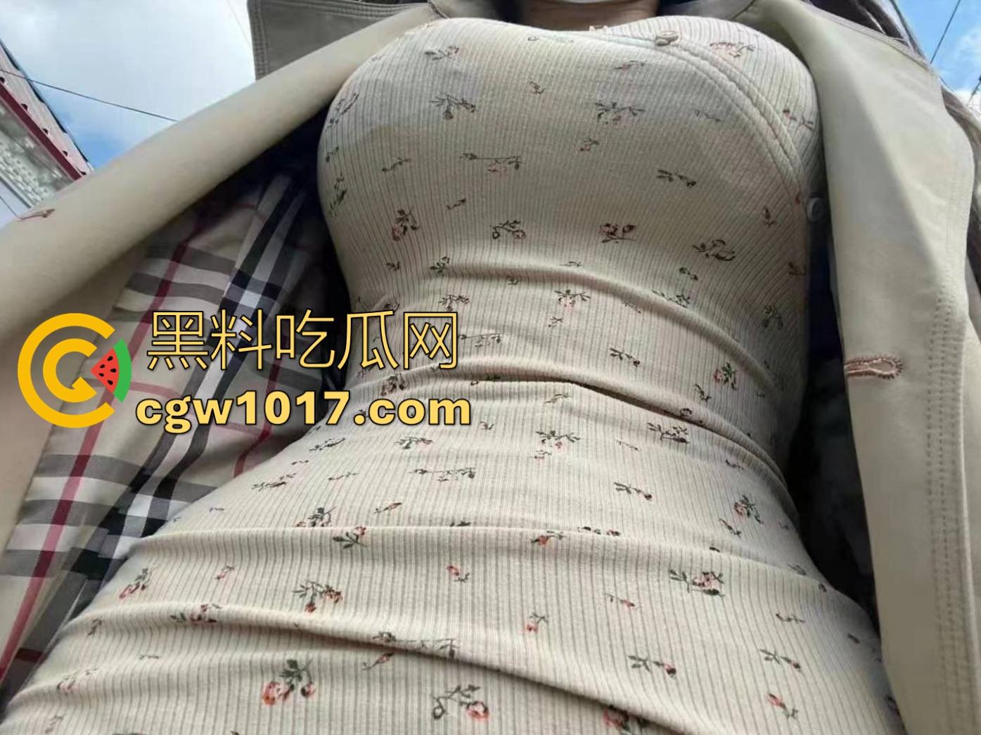 帮极品御姐穿个奶钉，穿完觉得手艺不错奖励纹身师骑乘一晚，全自动上位，果然搞这东西的都很反差很骚！-3