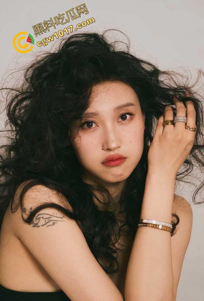 广东舞蹈老师【孙忆梦】万圣节惊爆！女神被秘密调教，全裸舔屌舔肛，摇奶颜射，尽显小母狗风骚！-18