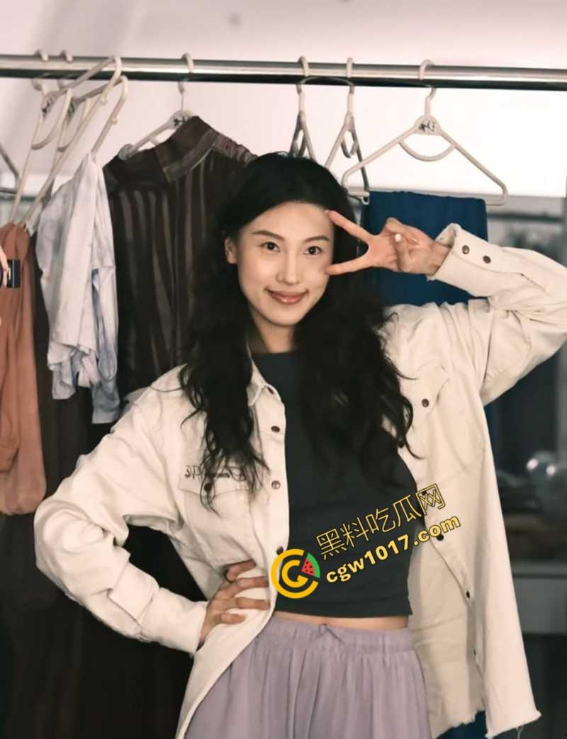 广东舞蹈老师【孙忆梦】万圣节惊爆!女神被秘密调教,全裸舔屌舔肛,摇奶颜射,尽显小母狗风骚!-8