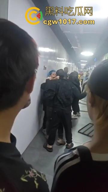 21世纪外卖员经典战役,美饿大战、出餐口大战后厨等等名场面,当今社会最不好惹的一群人,生死看淡不服就干!-6