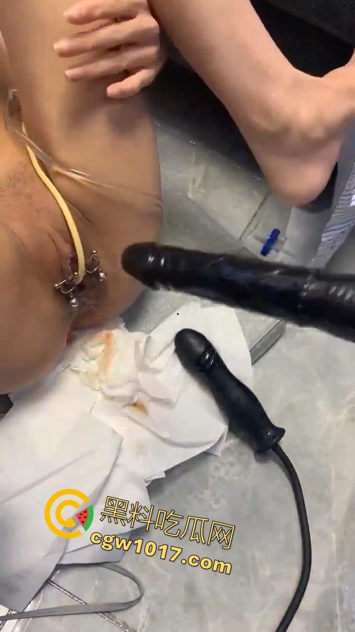 国产大神专业调教,安装尿袋开发菊花,大尺寸假屌其上,极其重口,但也极其专业,狠狠满足小骚逼!-5