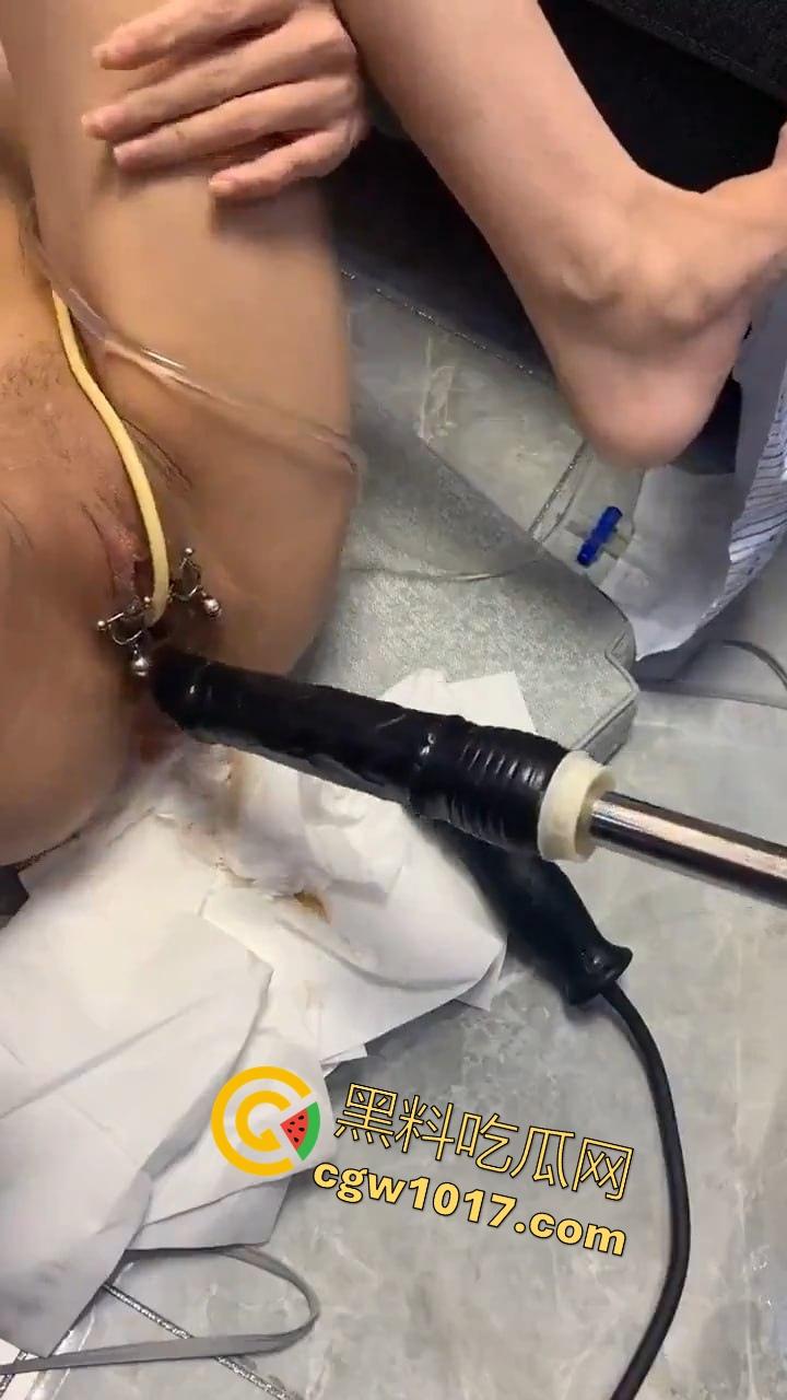 国产大神专业调教,安装尿袋开发菊花,大尺寸假屌其上,极其重口,但也极其专业,狠狠满足小骚逼!-10