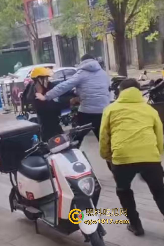 石家庄美团外卖小哥忍无可忍血刃站长，5块单子只给1块，离职扣80%工资逼人走绝路，这不是活该找刀吗？-5