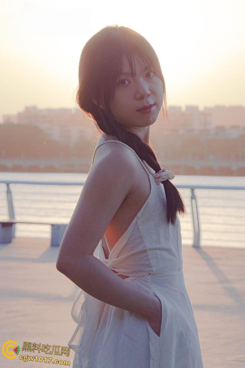 中国美术学院清纯女神【苏雨桐】,化身性感黑丝小野猫,SM绳缚捆绑爆操,高超口技深喉吞吐,馒头小穴紧夹大屌!-1