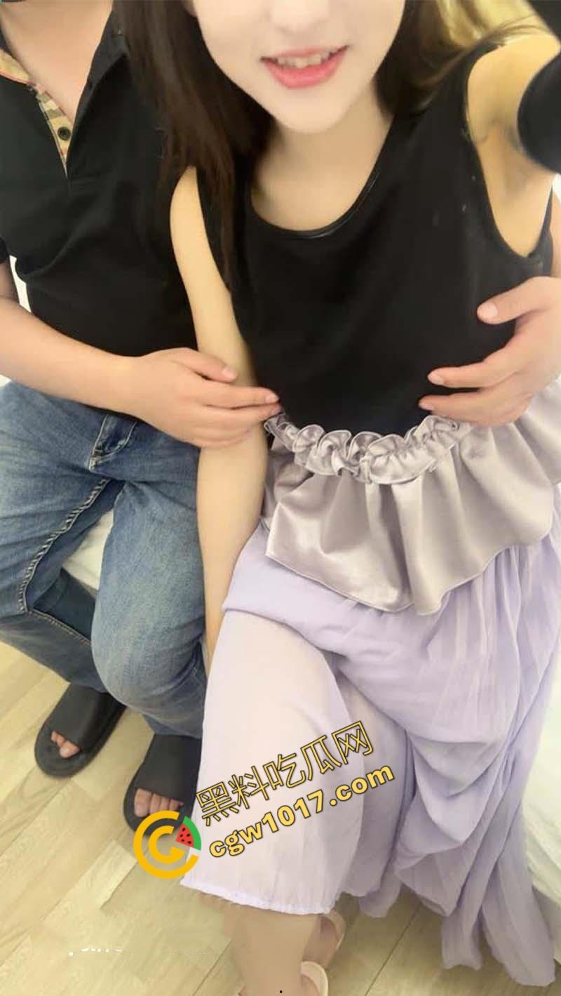 表哥和我一起享受美丽表妹的诱人肉体:狂野三人行,她的娇喘和酥软身躯让人疯狂,双重攻势令她欲仙欲死-9