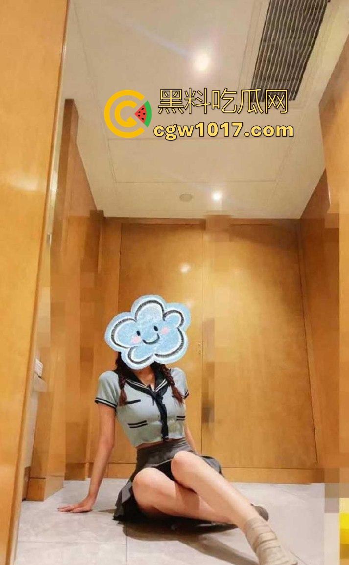 酒店幽会性感巨乳姐姐,房间里一跃化成JK女神,由被动变成主动也是一瞬间,无套内射花式做爱,爽翻了!-1