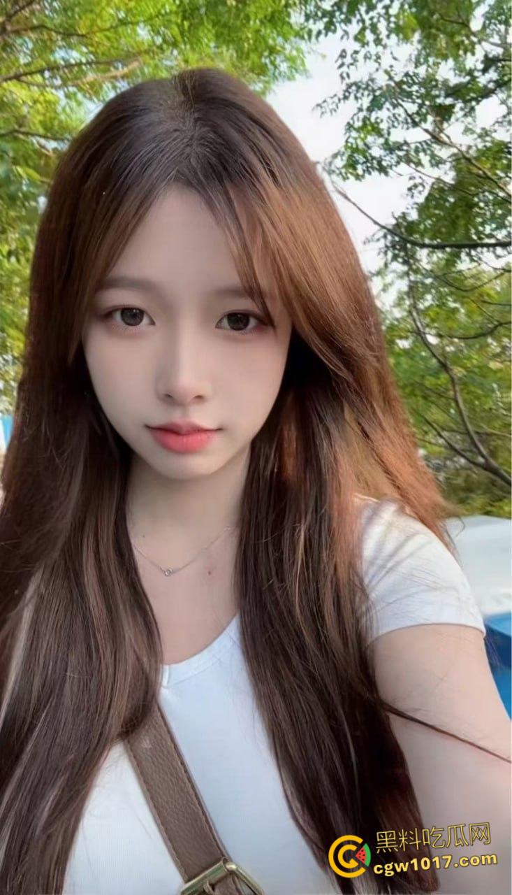 闷骚母狗表白大屌炮友,被拒绝后恼羞成怒曝光,露脸吸吮龟头口爆吞精,穿着情趣内衣坐屌狂摇!-4