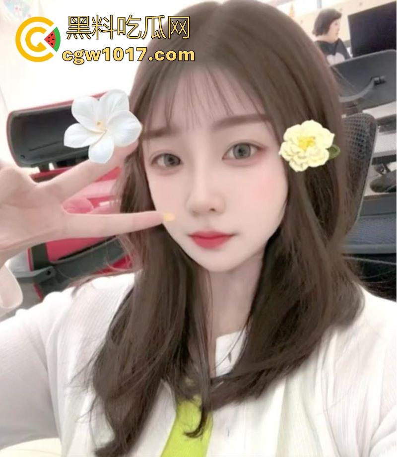 女生的聊天记录一直都是这么黄这么炸裂的吗?小仙女上班逼痒直接与老公车震,姐妹们骚话连篇,骚气冲天的群聊实录!-16