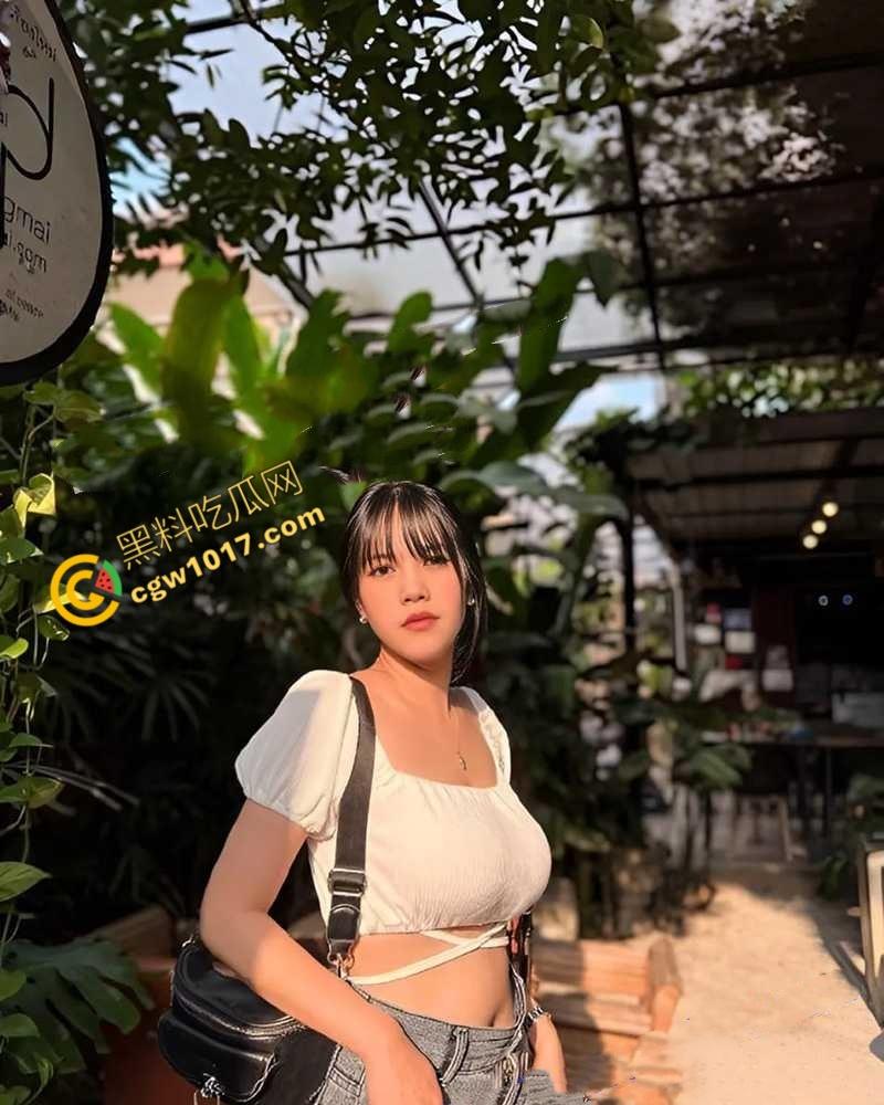 湖南36G巨乳嫩妹背着男友旅游约炮视频流出!极品身材榨精神器,被金主无套爆操,淫水直流,香艳视频爆红网络!-1