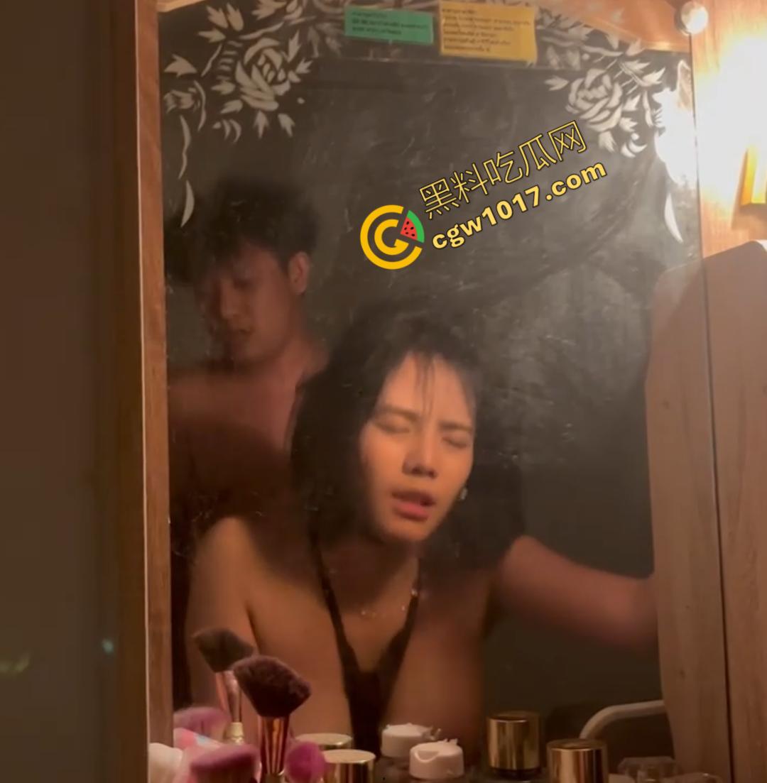 湖南36G巨乳嫩妹背着男友旅游约炮视频流出!极品身材榨精神器,被金主无套爆操,淫水直流,香艳视频爆红网络!-6