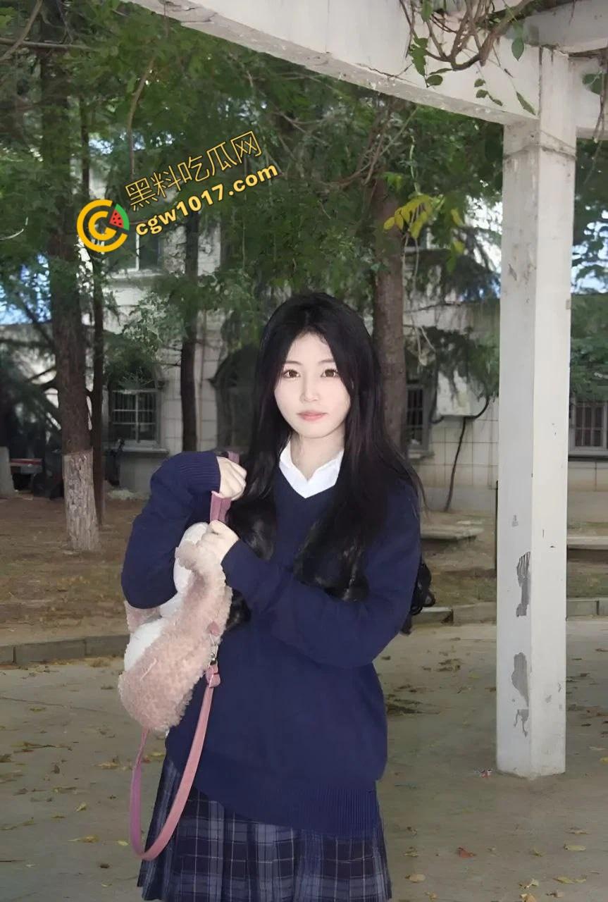 福建大学大一学妹【李梓涵】,清纯外表下藏淫荡欲望,裸聊勾引到酒店操逼,激情7次,叫声震酒店,渣男曝光视频全校疯传-1