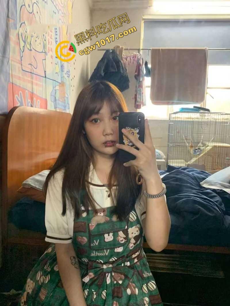 性感新疆纹身美女身体抵债:骚穴淫水横流,极品大奶,粉嫩骚穴被暴插,纹身师疯狂赚取纹身费!-3