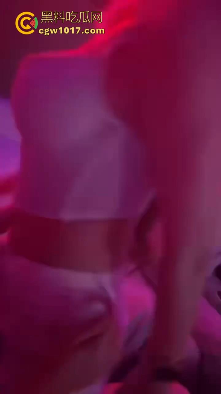 春霄一刻值千金!这种情况借钱也得上啊!灯红酒绿的生活谁不陶醉,极品女模身上骑,一月劳作全白干!-6