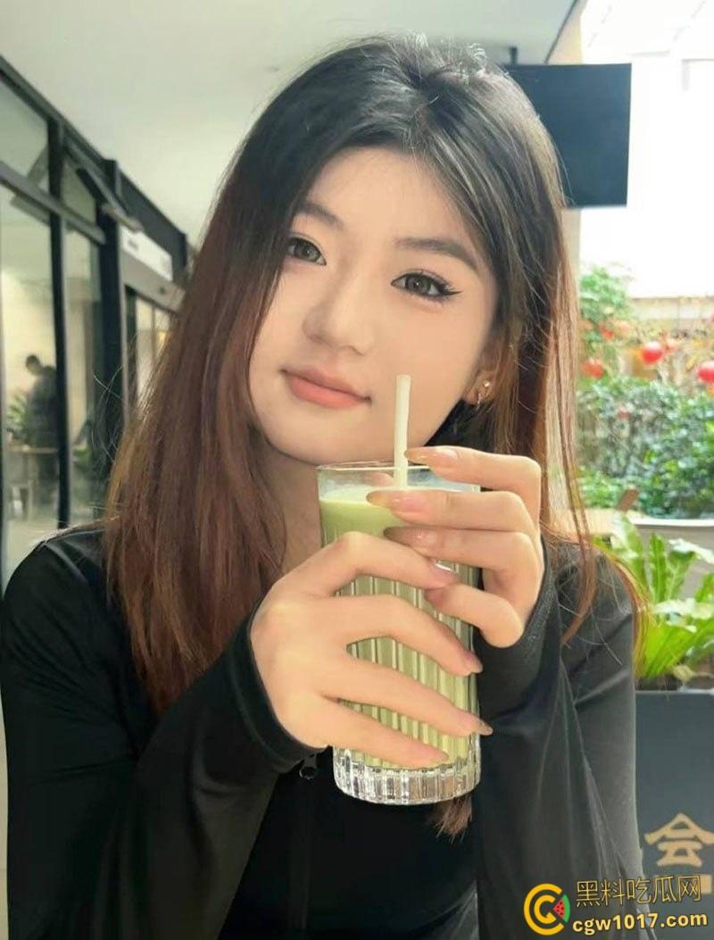 河北地质大学清纯校花【李依凡】,与男友出租房做爱自拍,毒龙口交激情调情,各种姿势爆操爽翻天!-2