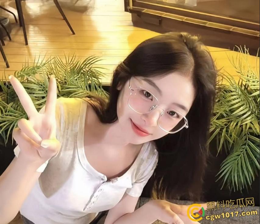 极品反差眼睛婊【王丽妍】,出轨被男友曝光3P做爱视频,黑丝美腿肛塞调教,女上骑乘无套后入猛操!-1