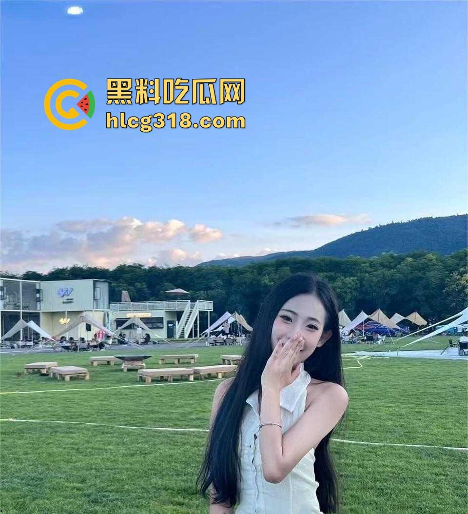 酒吧新认识的清纯大学生【吴筱莉】发情母狗俩杯拿下，极品身材性爱时反差十足，无套狠狠满足！-1