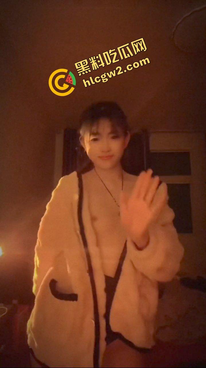 辽宁职业学院毕业骚鸡『王涵语』出租屋裸露骚舞!酒店手撕黑丝坐压坤巴!独家流出!-6