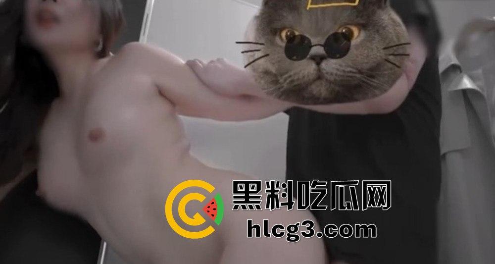 【直播曝光】一线天极品福利姬挑战极限,男厕所内被榜一大哥操翻,堪称直播界终极任务!-6