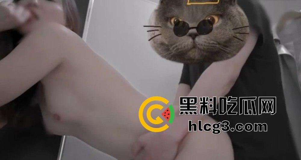 【直播曝光】一线天极品福利姬挑战极限,男厕所内被榜一大哥操翻,堪称直播界终极任务!-7