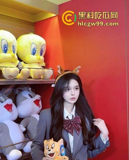 广州高颜值巨乳外围女【魏兮昕】被金主包养视频流出,口交侍奉无套爆操,骚劲爆棚!-4