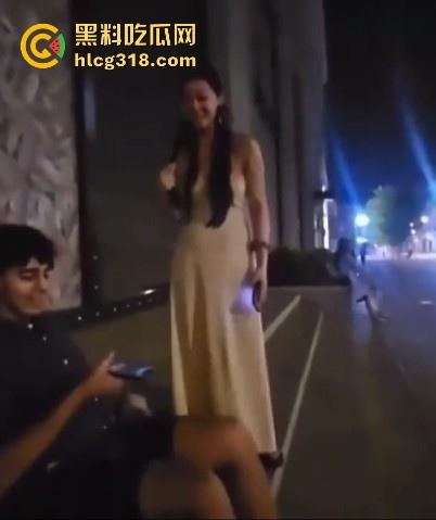 巴西牛排具象化,印度旅游博主偶遇摩洛哥男子搂抱中国女友,男子回答称中国女人是世界上最好追的女人!-5