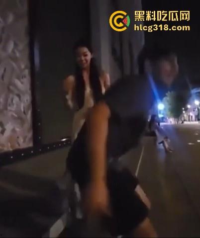 巴西牛排具象化,印度旅游博主偶遇摩洛哥男子搂抱中国女友,男子回答称中国女人是世界上最好追的女人!-6