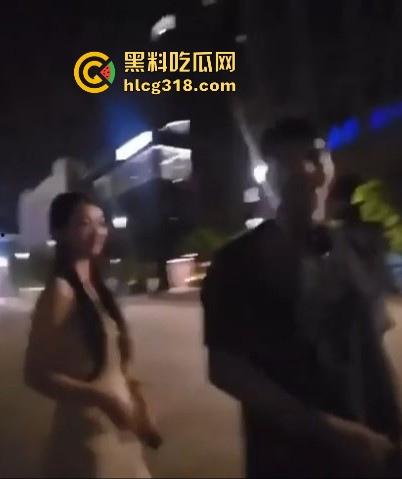 巴西牛排具象化,印度旅游博主偶遇摩洛哥男子搂抱中国女友,男子回答称中国女人是世界上最好追的女人!-8