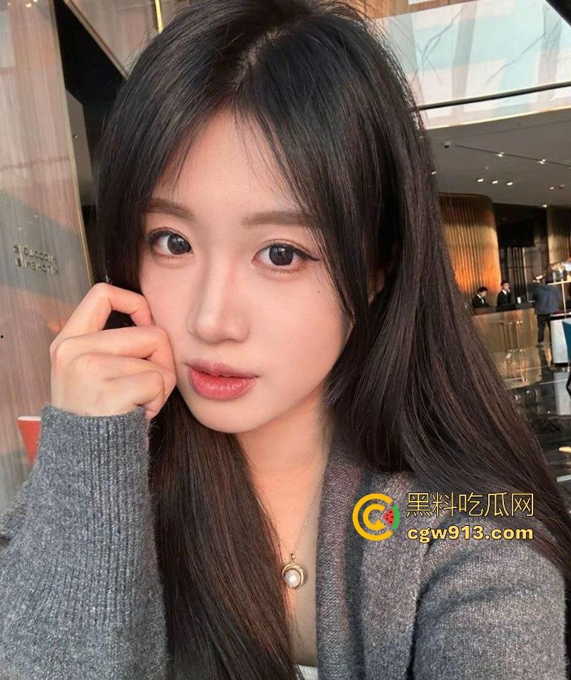 南京大学极品反差婊【李诺南】外表清纯床上淫荡,身材曼妙眼神魅惑,深喉骑乘骚劲十足!-1