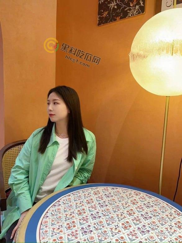 瓜友爆料:探探上约已婚少妇,边操边打电话给闺蜜!克制叫床令人喘不过气-1