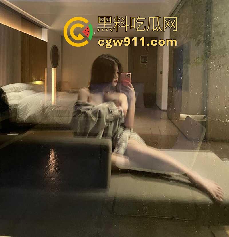 高富帅瓜友约炮援交女大,20cm大屌抽插学生妹娇嫩肉穴,疯狂爆操内射,尽情享用今天的