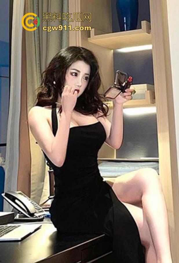 高富帅瓜友约炮援交女大,20cm大屌抽插学生妹娇嫩肉穴,疯狂爆操内射,尽情享用今天的