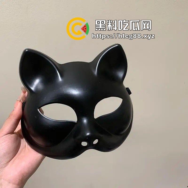 金爸专属定制的高级烟灰缸到货啦!反差性奴母狗在线吃烟灰,不仅是烟灰缸还是被肛塞脚垫!-4