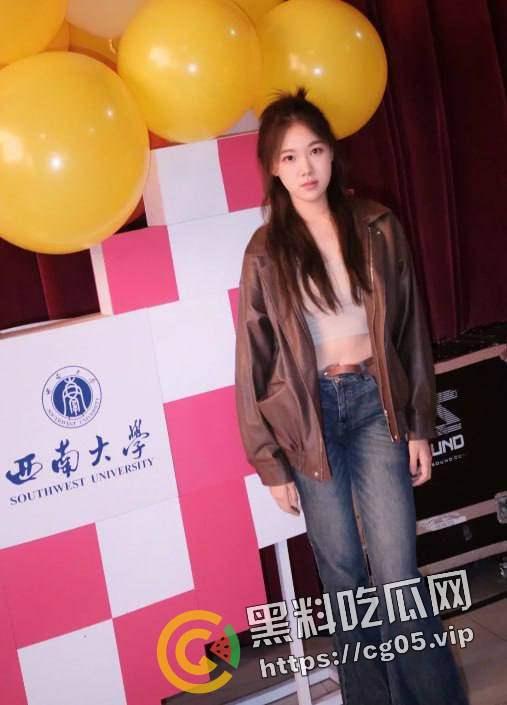 标题 瓜友投稿!实锤重庆西南大学 【黄梓怡】 刚入学就下海做鸡 名副其实反差婊 口活太棒了不像刚下海-4