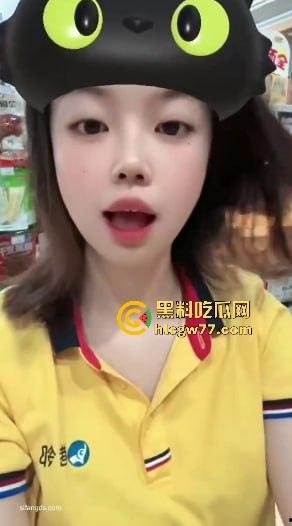 极品巨乳福利姬【李雨】大尺度付费视频流出,硕大浑圆大奶子上演超大尺度自慰 淫水狂喷!-1