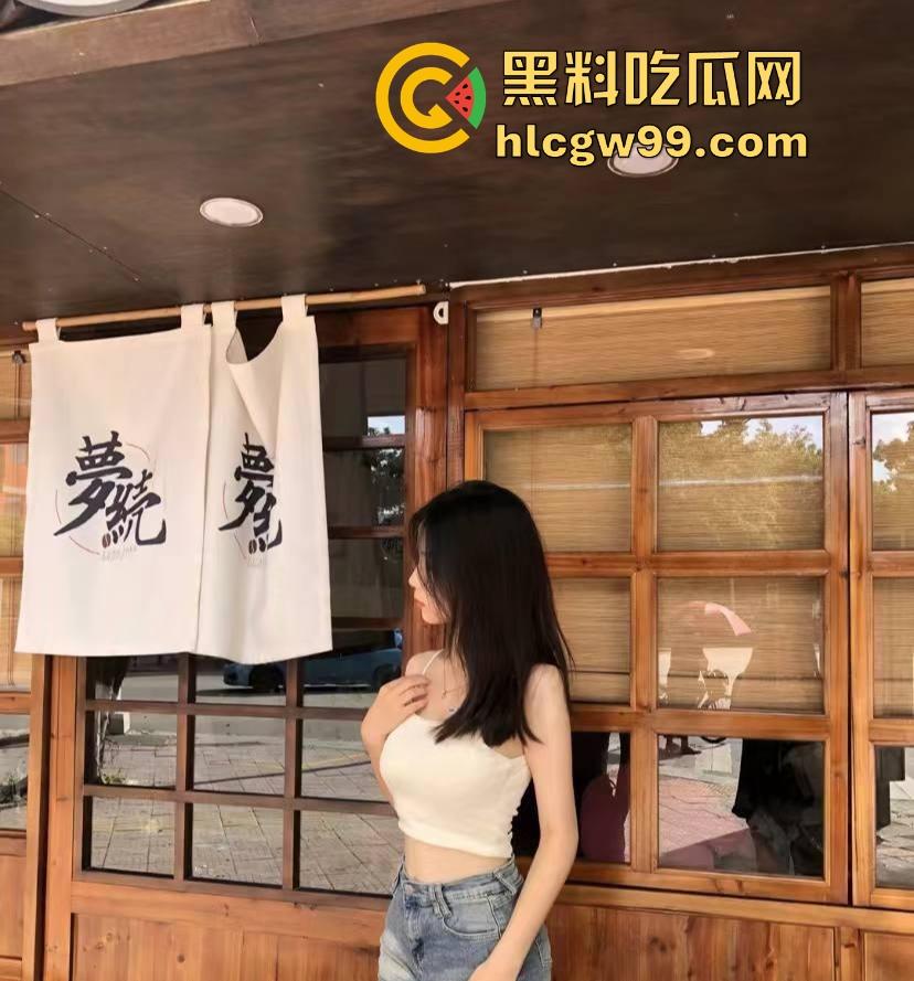 广东女大学生『 姜珊珊』十元交易曝光，为点生活费就发极品一线天逼照，男友被戴绿帽还被蒙在鼓里？-8